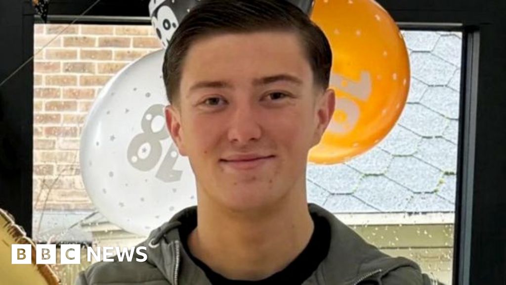 Police watchdog probes handcuffing of murder victim