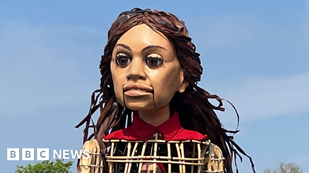 Little Amal Londonderry refugee puppet to city BBC News