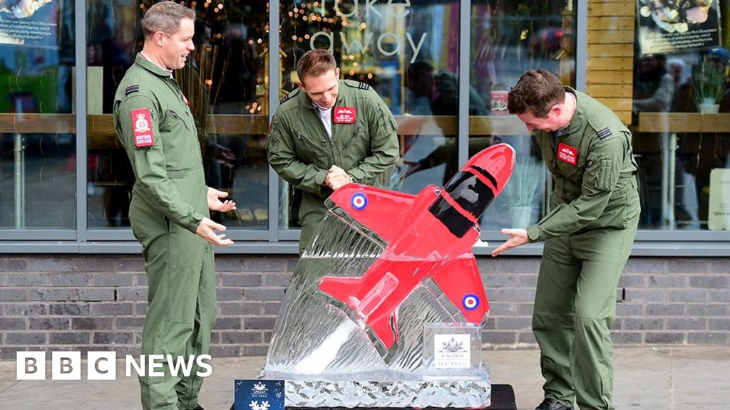 bbc.co.uk - Stuart Harratt - Lincoln ice sculpture trail to return for Christmas - BBC News