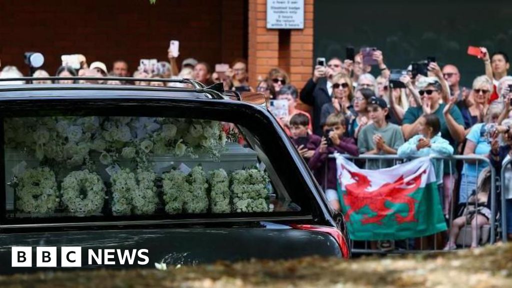 Bonnie Tyler's Swansea funeral sees tributes to Welsh singer