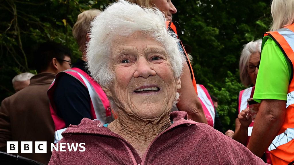 Runner, 97, breaks European Parkrun record with 250th event