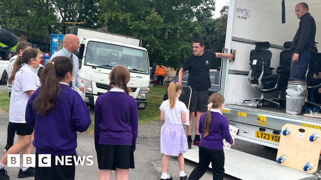 Used furniture saves Bristol school money to spend on kids BBC News