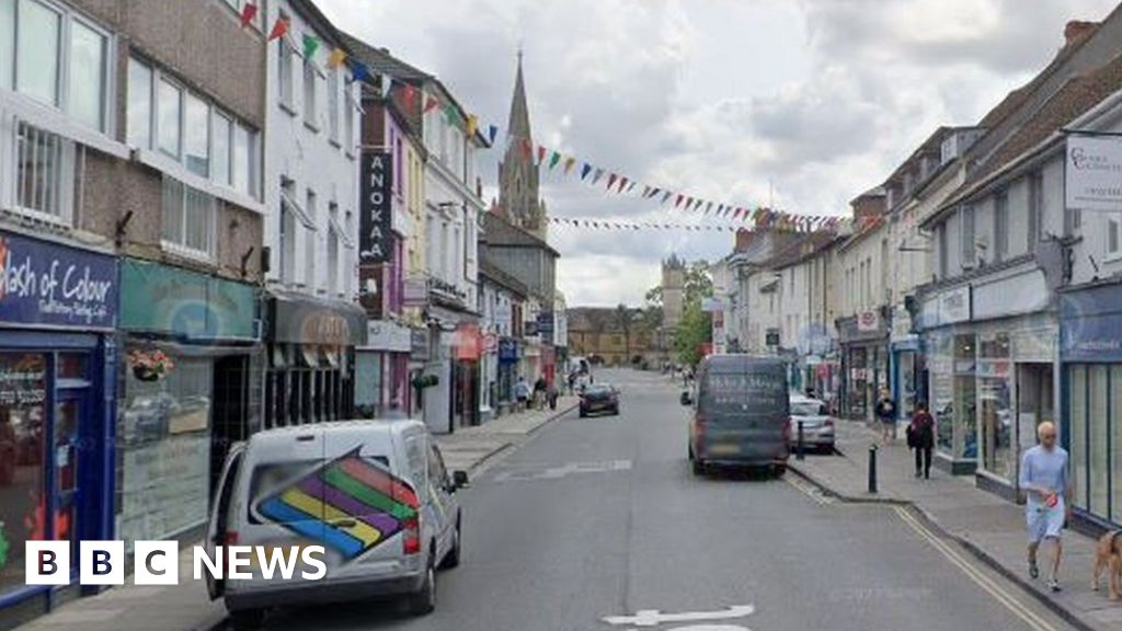 Buildings evacuated after Salisbury gas leak BBC News