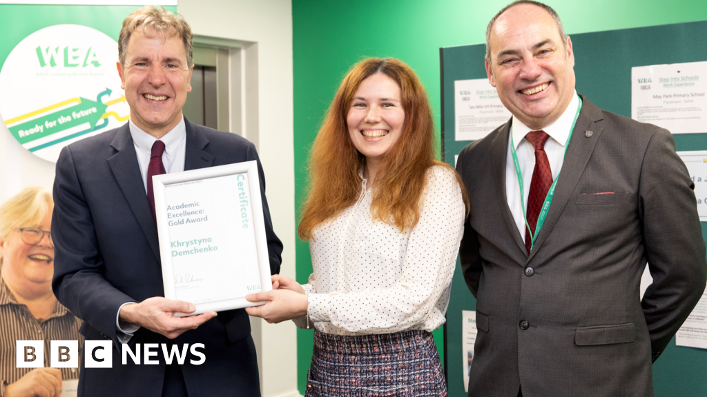 Ukrainian Refugee Wins Award For Translation Skills Ukrainian Refugee Wins Award For Translation Skills