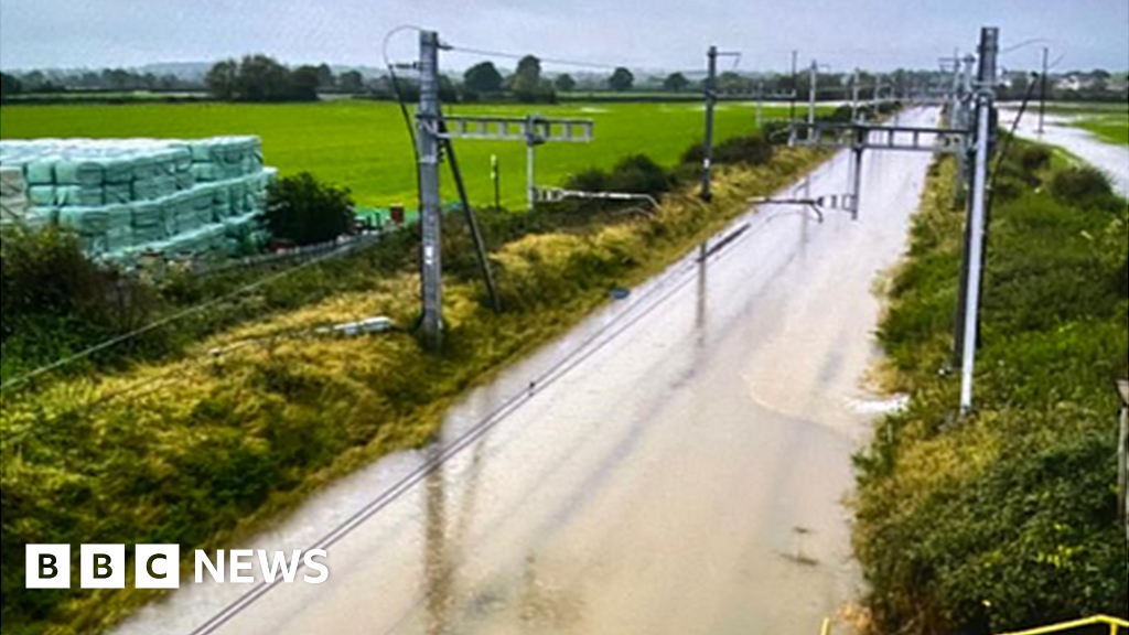 Swindon railway lines reopen after flooding disruption BBC News