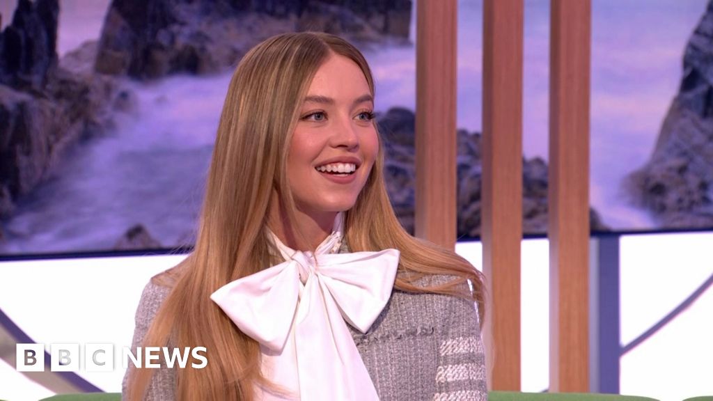 Sydney Sweeney on transforming into boxer Christy Martin - BBC News