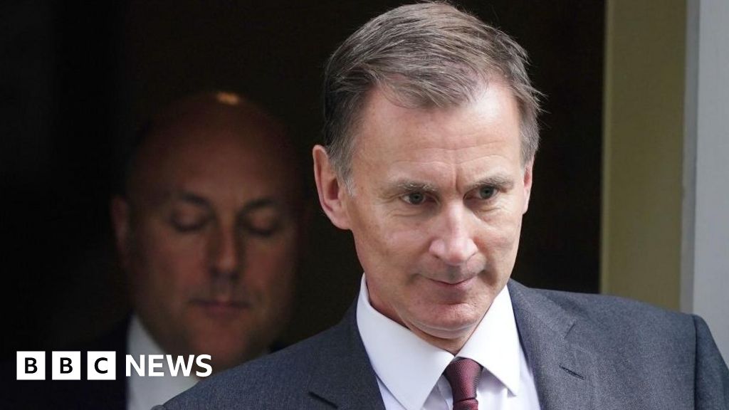 Jeremy Hunt says UK must break out of tax rise 'vicious circle' – BBC