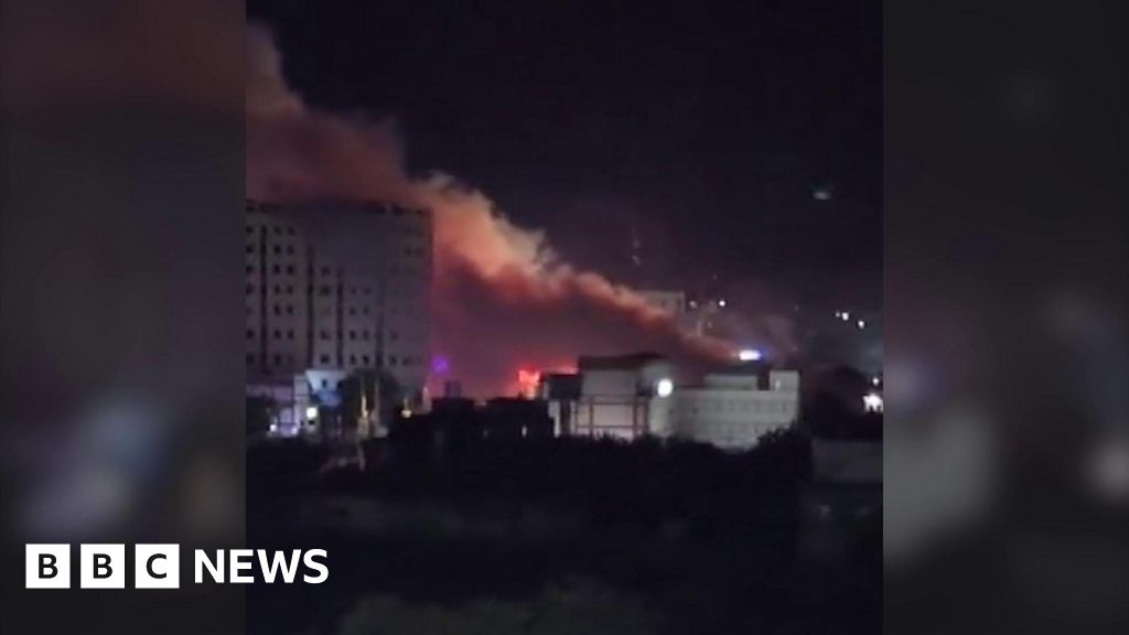 Mogadishu hotel attack: Two car bombs and gunfire reported