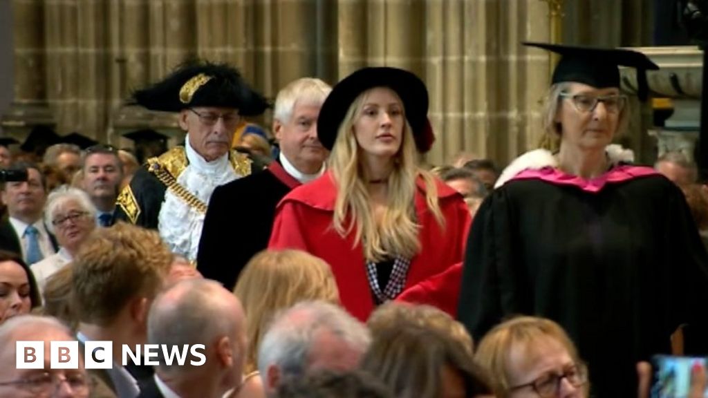 Ellie Goulding Receives Honorary Degree From University Of Kent Bbc News
