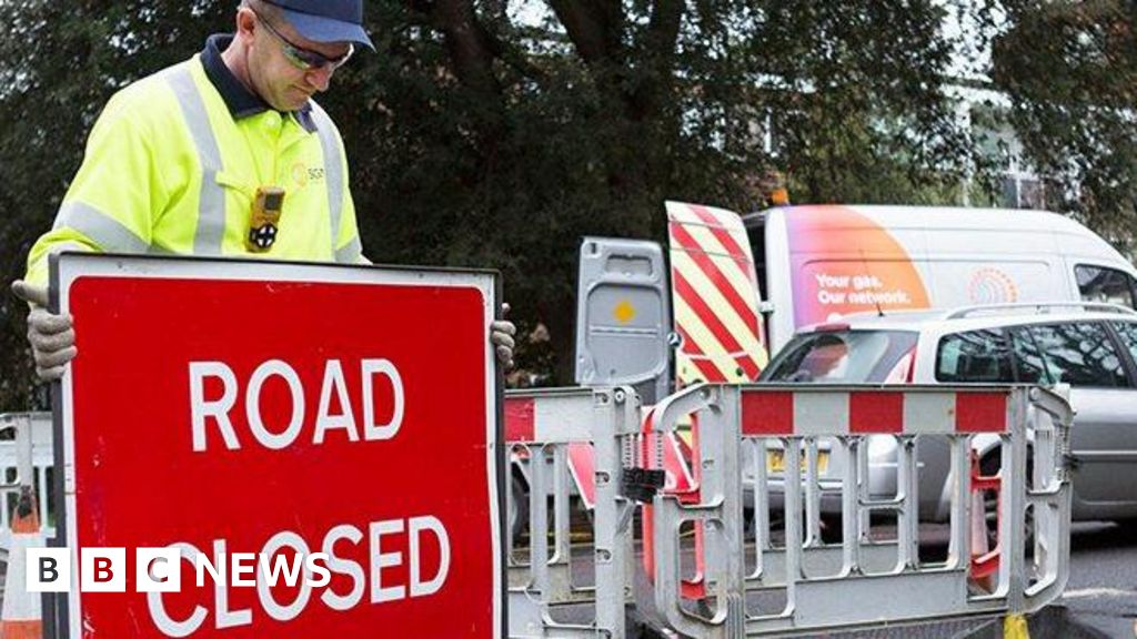 Multiple Glasgow Roads Closed After Vehicle Collisions Amid Amber Wind Warning