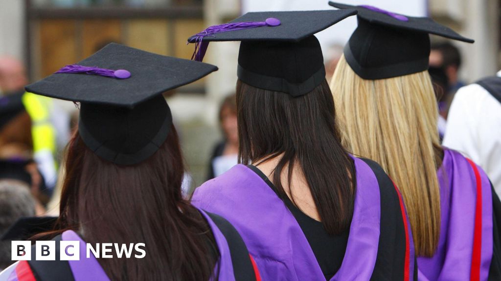 Migration to Scotland doubles as international students go up