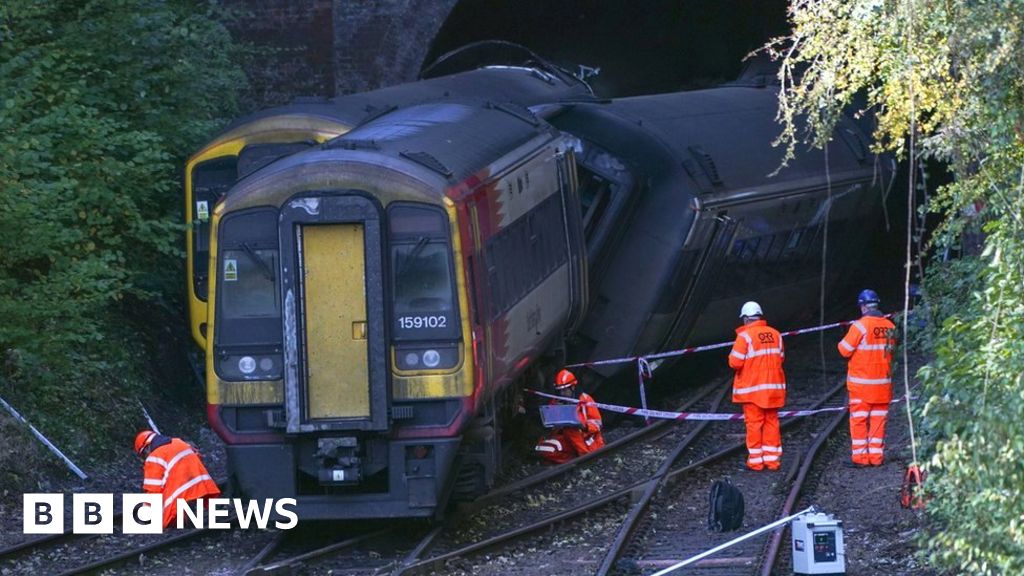 Salisbury Rail Crash: Anniversary Pledge On Leaf-busting Trains - BBC News