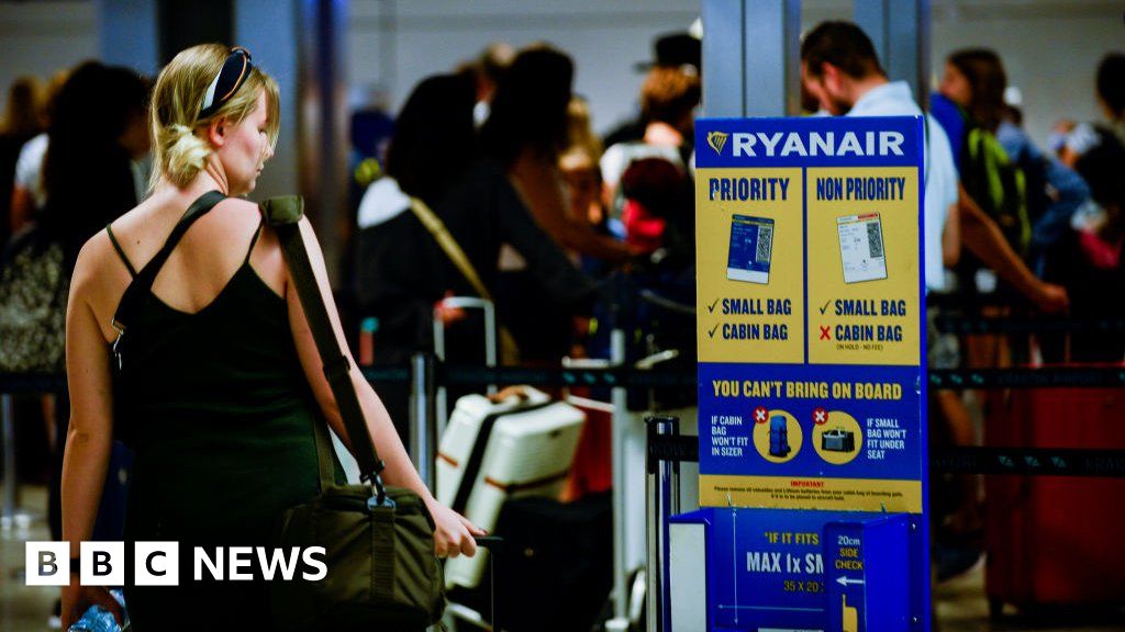 Ryanair baggage cheap allowance priority