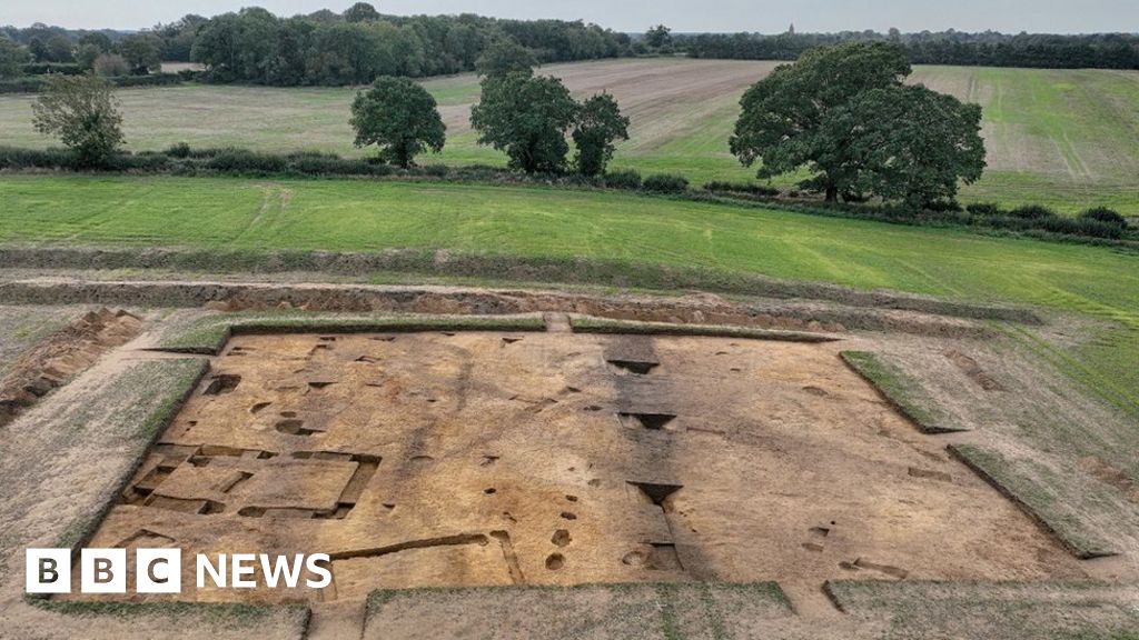 'Remarkable' 1,400-year-old possible temple found near Sutton Hoo