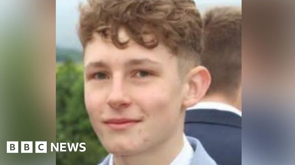 Storey Arms crash: Tribute to 'beautiful son' - BBC News