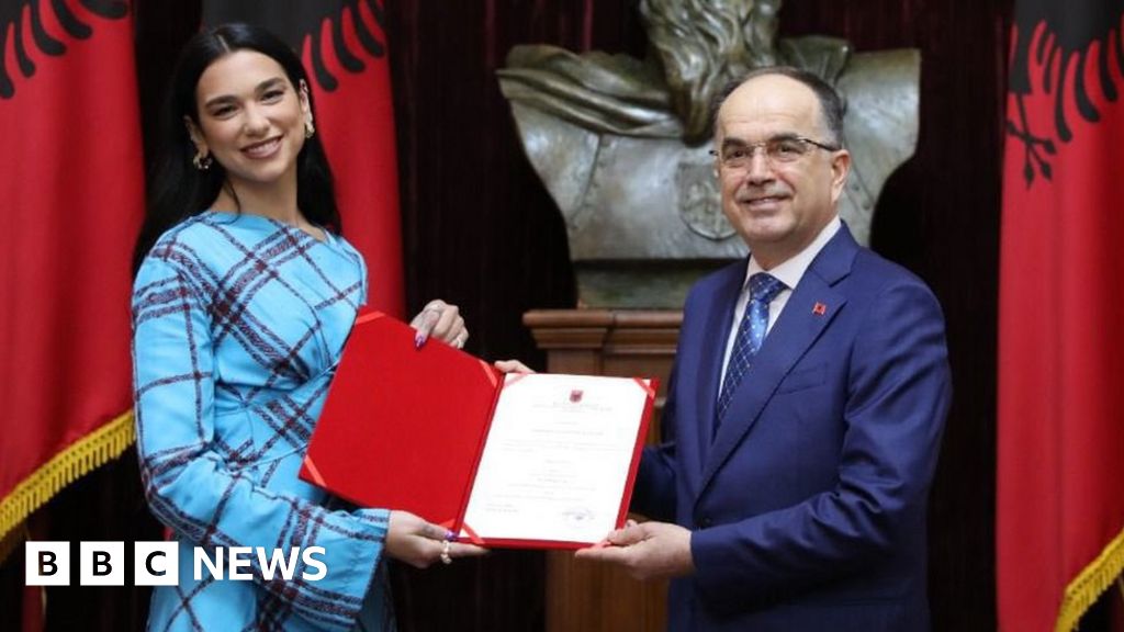 Dua Lipa obtiene la nacionalidad albanesa