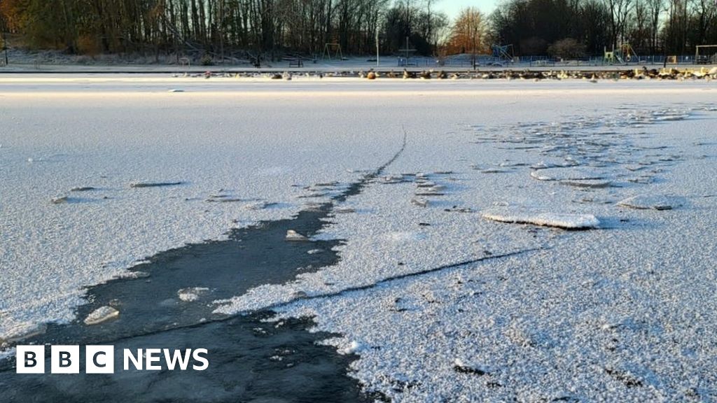 Tyneside children 'still putting lives at risk' on frozen water