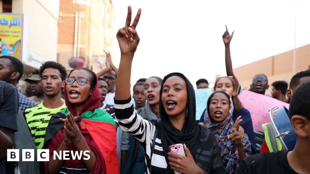 Sudan suspends schools after student killings