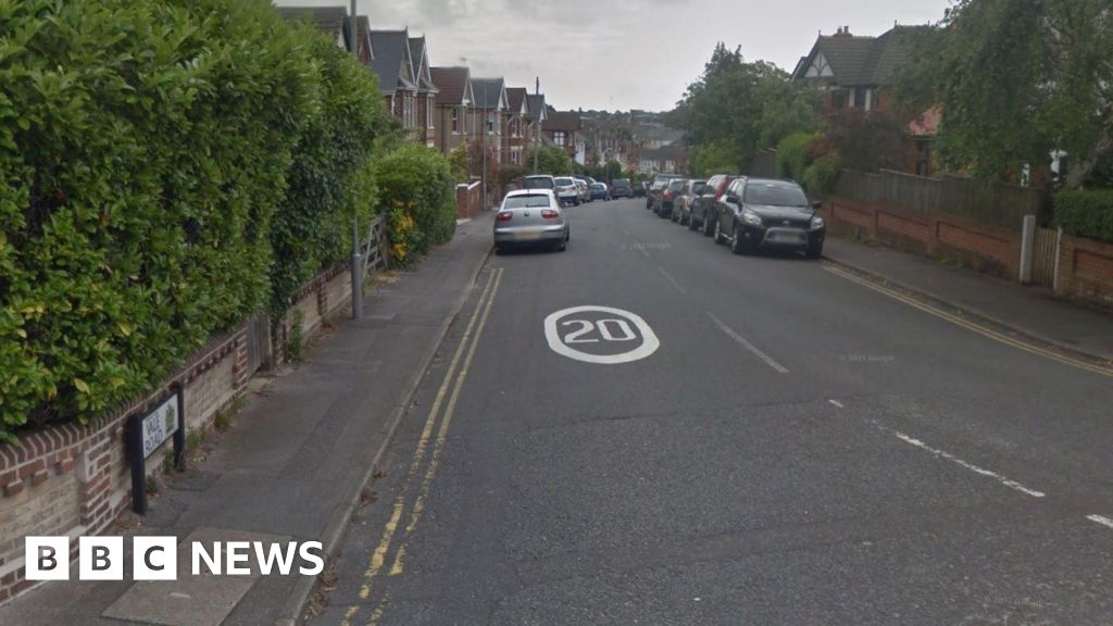 Poole Boy 15 Arrested And Teen In Hospital After Stabbing poole-boy-15-arrested-and-teen-in-hospital-after-stabbing