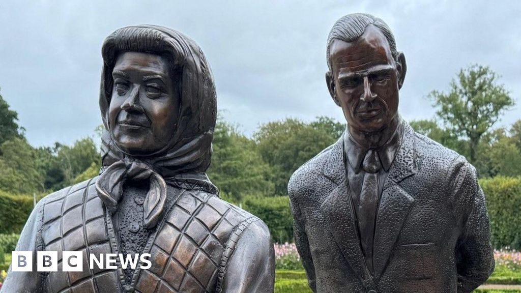 Controversial Queen Elizabeth Statue Unveiled in Antrim