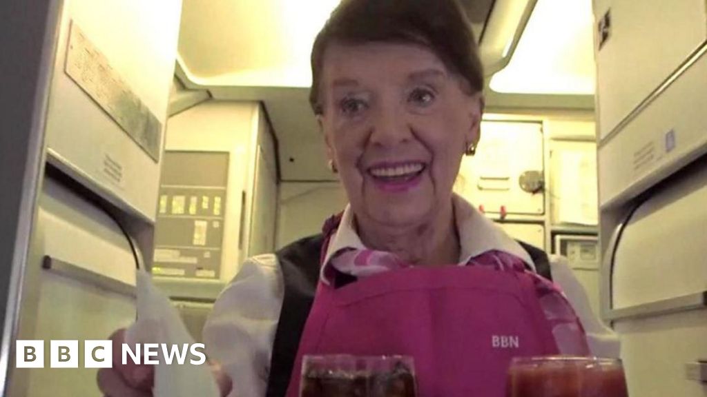 Flight Attendant with Longest Service Record Passes Away at the Age of 88
