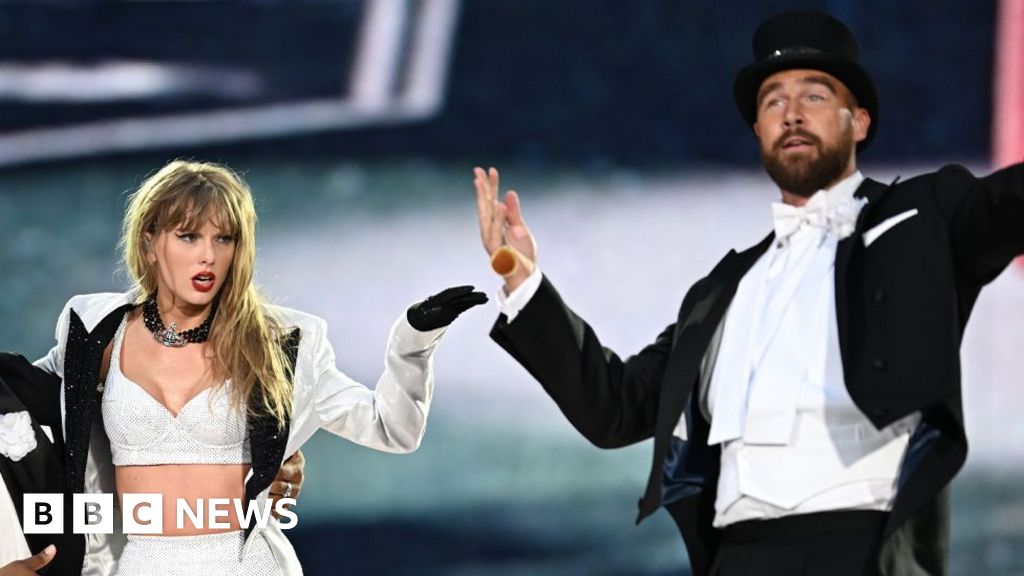 Travis Kelce rejoint Taylor Swift sur scène à Wembley