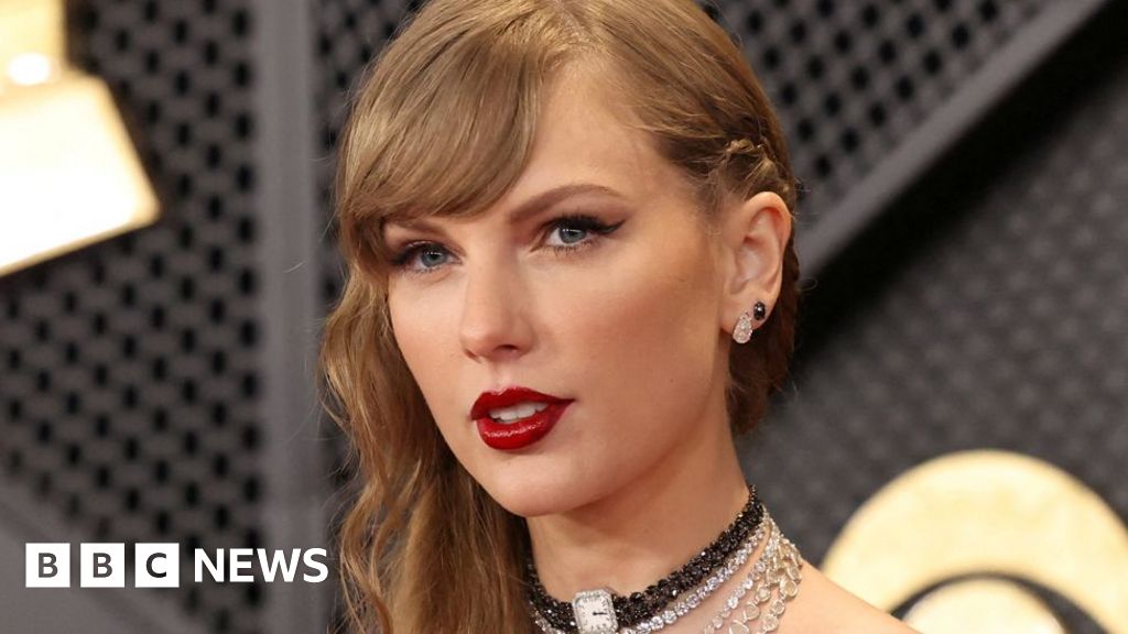 Taylor Swift in 'complete shock' over knife attack