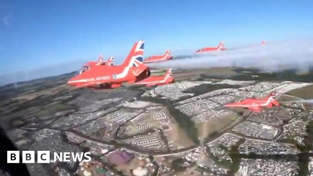 Red Arrows share footage of Glastonbury flypast