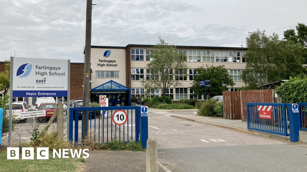 Four Suffolk high schools affected by concrete concerns BBC News