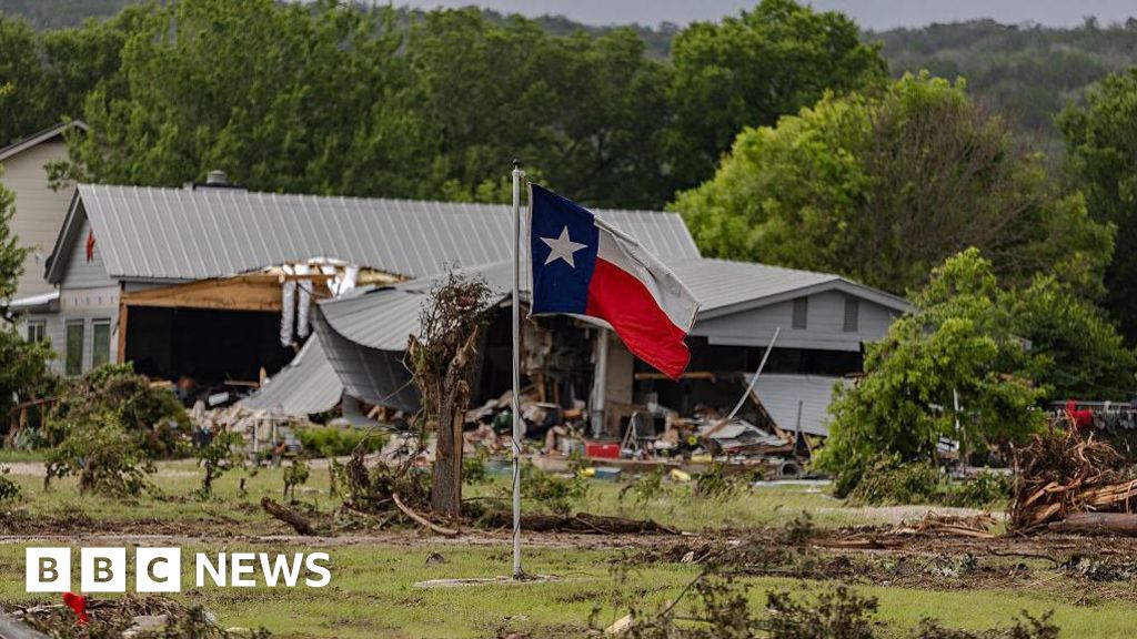 Texas officials face questions about emergency alerts during deadly floods