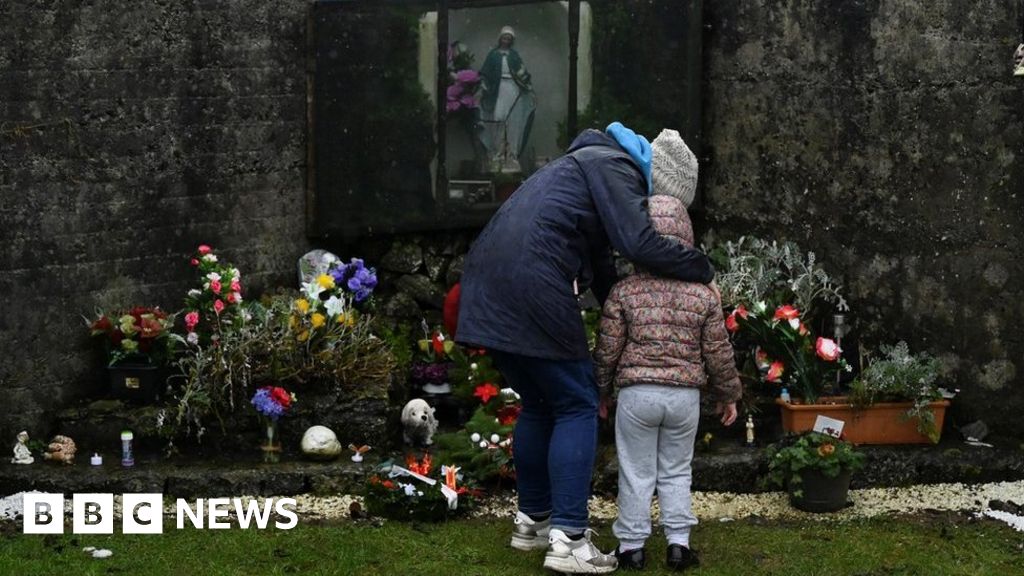 Irish government to apologise over mother-and-baby homes - BBC News