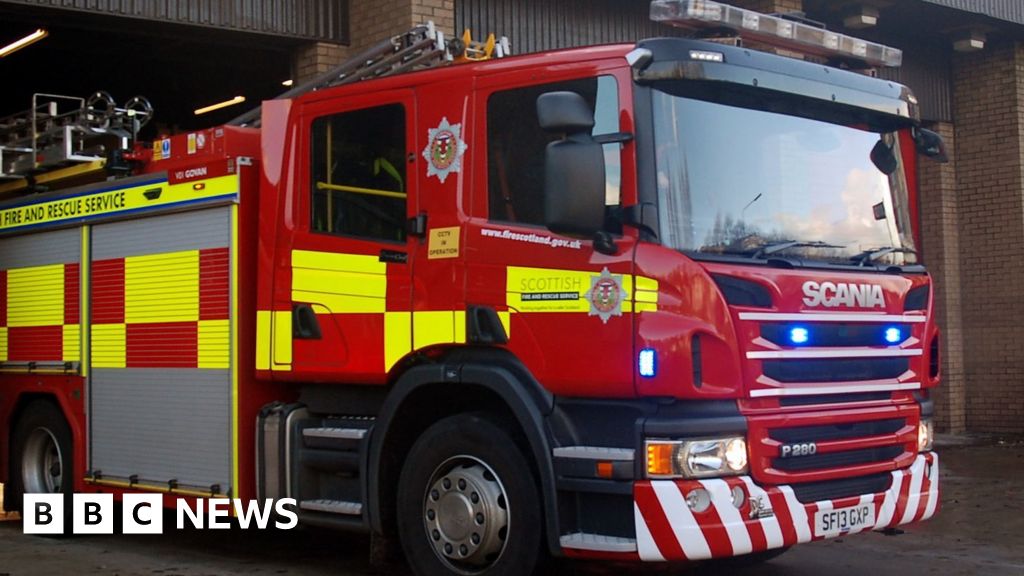 Man, 82, dies in Glasgow house fire BBC News