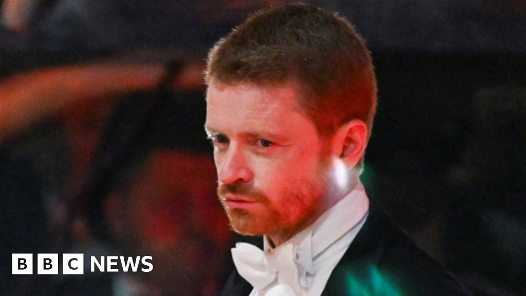 Far-fetched to think McSweeney faked phone theft, says PM