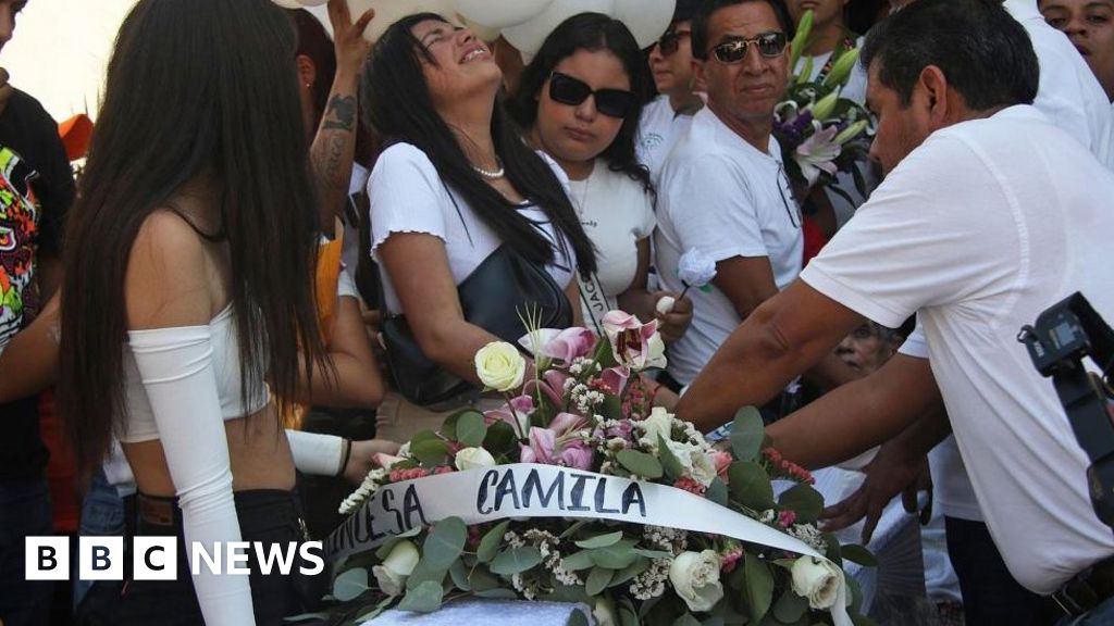 Мексико: Погребение за момиче, чиято смърт предизвика насилие от тълпата в Такско