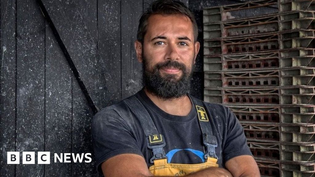 Mersea oyster farmer hopes legal action will reverse sewage rules BBC