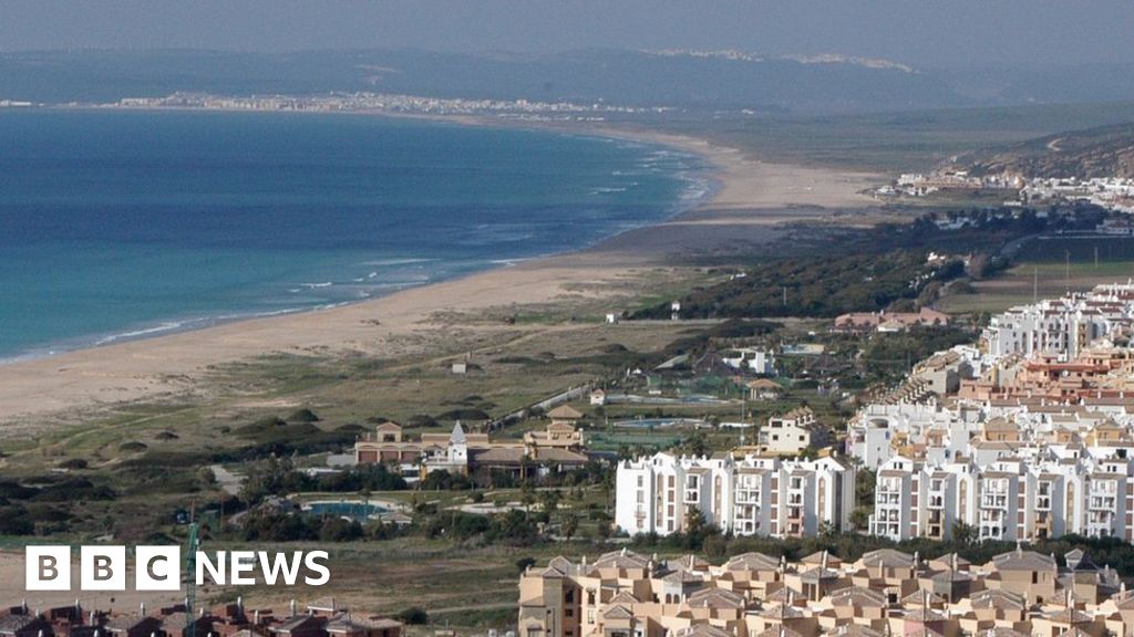 Coronavirus: Outcry as Spanish beach sprayed with bleach