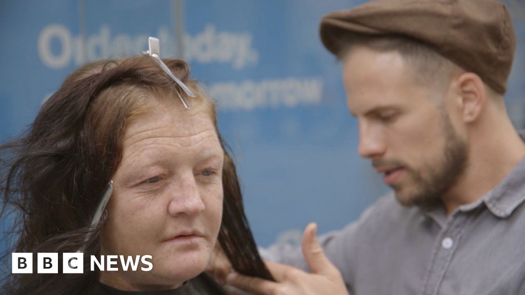 The hairdresser for the homeless BBC News