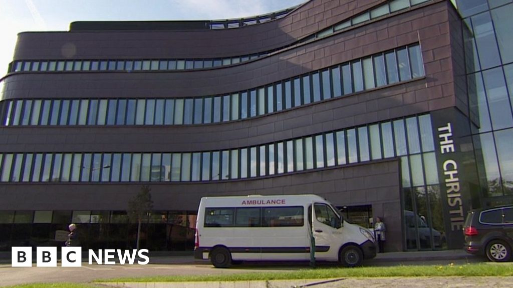 Christie hospital maintenance staff 'exposed' to asbestos - BBC News