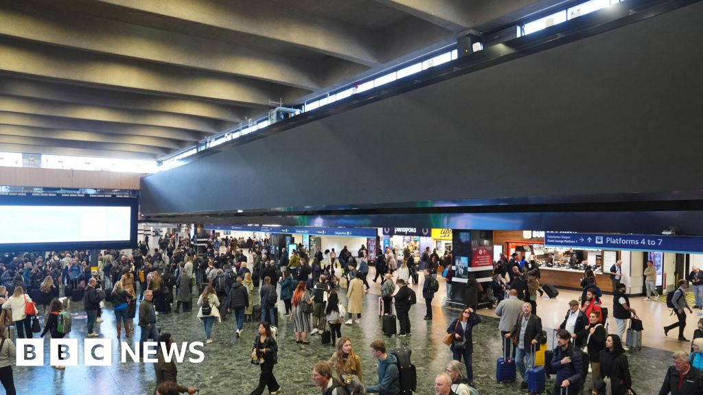 Euston station advertising board switched off following criticism