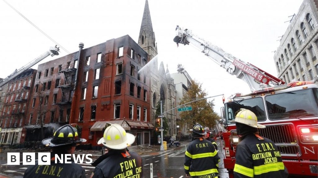 Fire tears through New York Middle Collegiate Church - BBC News
