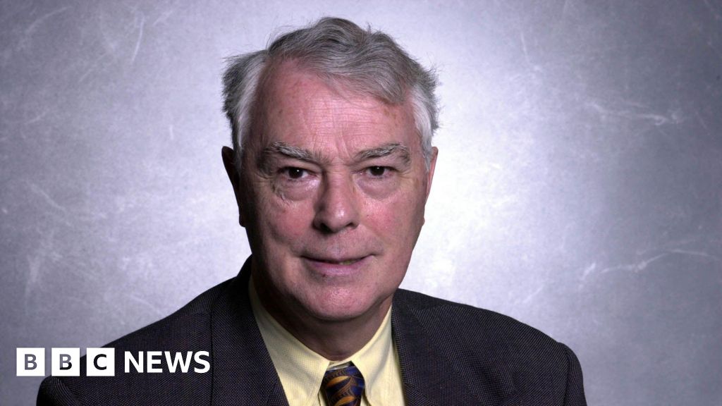 Former UUP MP Rev Martin Smyth dies aged 94