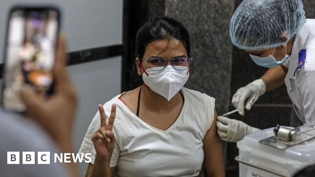 India Covid: Maharashtra to go into lockdown unless cases fall