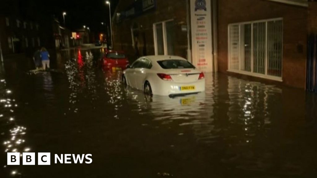 Market Rasen Cleanup begins after downpour floods homes BBC News