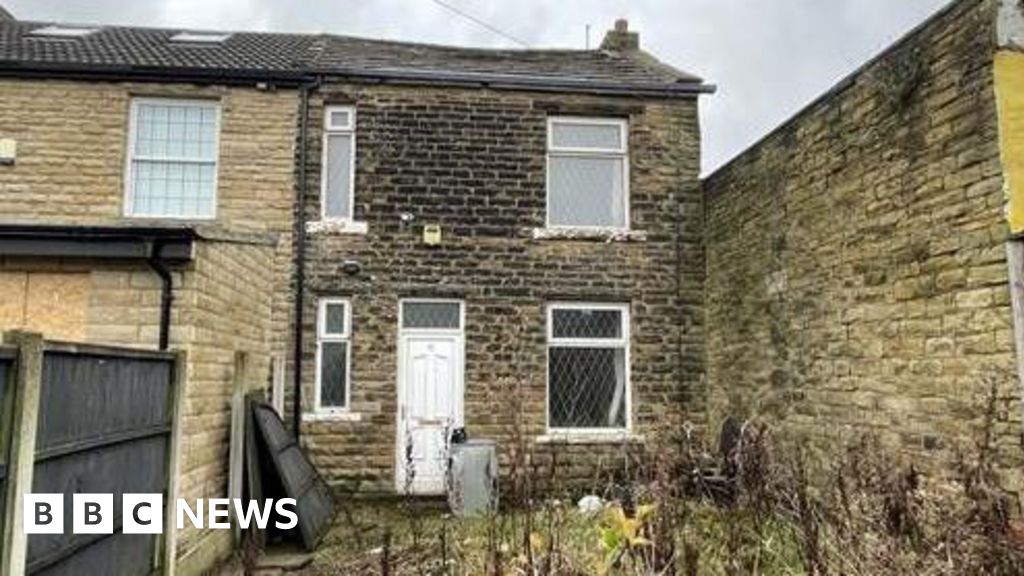 bbc.co.uk - Chris Young - Bradford Council-owned house for sale with &pound;20k guide price - BBC News