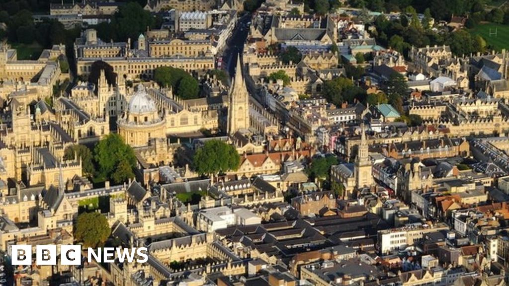 Covid: Oxford University cases triple on previous week