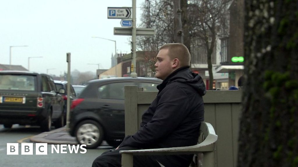Sofa Surfers: The Young Hidden Homeless - BBC News