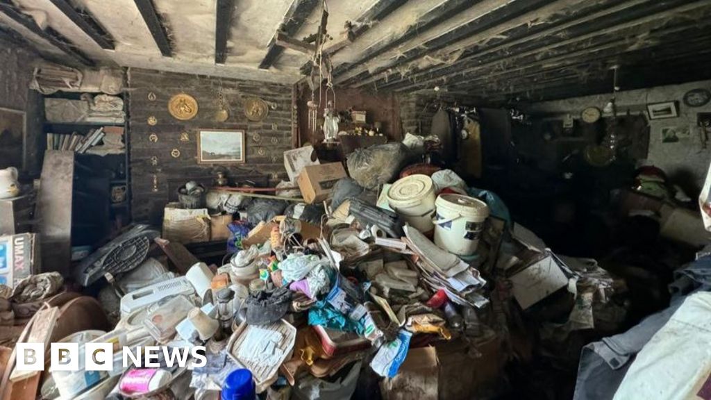 House full of rubbish goes to auction at £38k