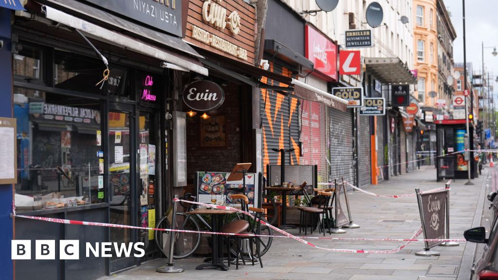 Hackney shooting: Girl, 9, critical after four shot in Dalston