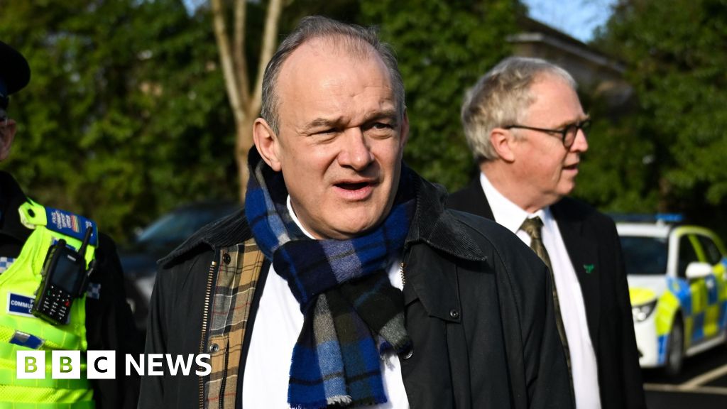 Berdiri dengan ancaman tarif baja Donald Trump, mendesak Ed Davey