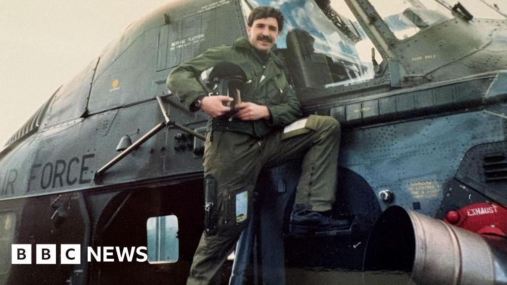 Calls for fresh review into Chinook disaster that left 29 dead